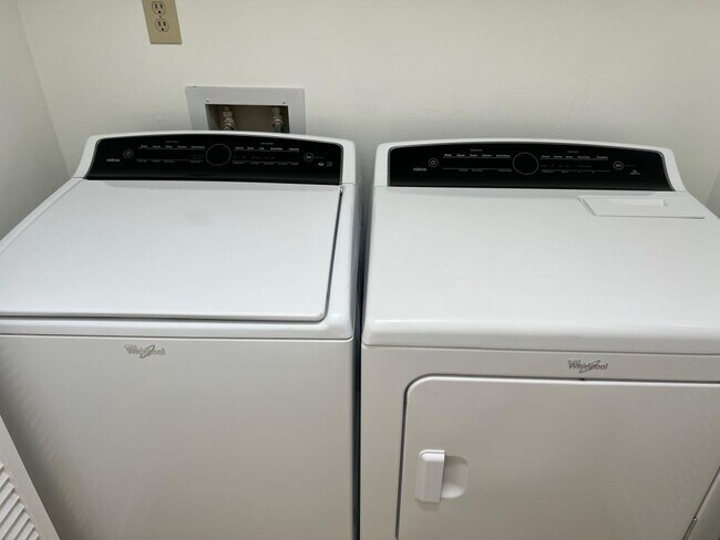 Building Photo - 6620 Willow Pointe Dr NW