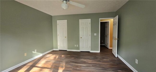 Building Photo - 10420 Summer Creek Dr