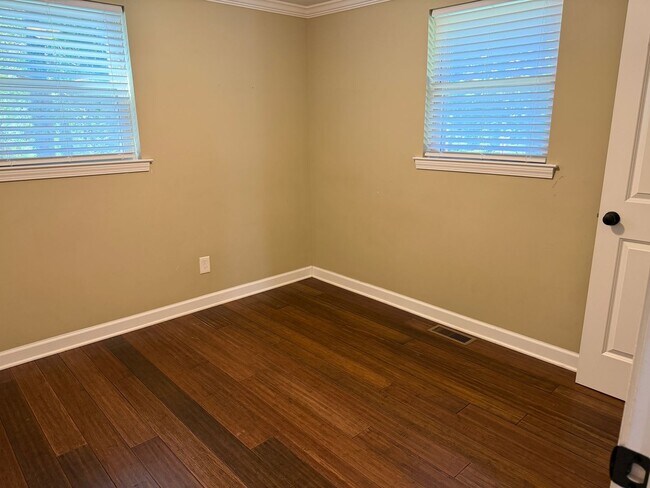 Building Photo - 404 Pilch Rd