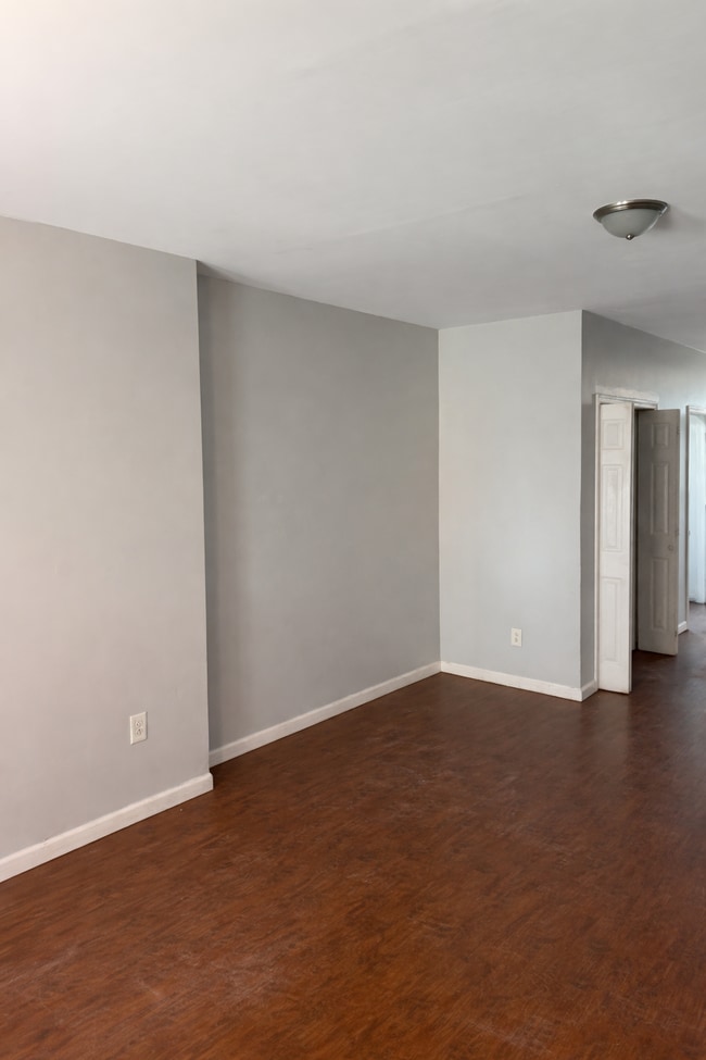 Building Photo - 2132 N 32nd St