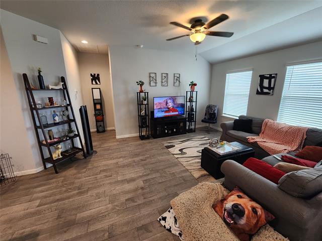 Building Photo - 9240 Castorian Dr