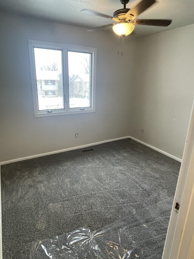 Building Photo - 817 SE Hackley Ave