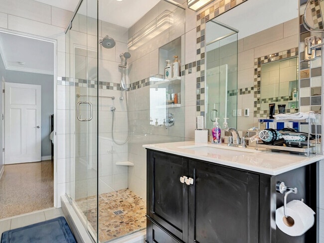 Building Photo - 3204 S Maritana Dr