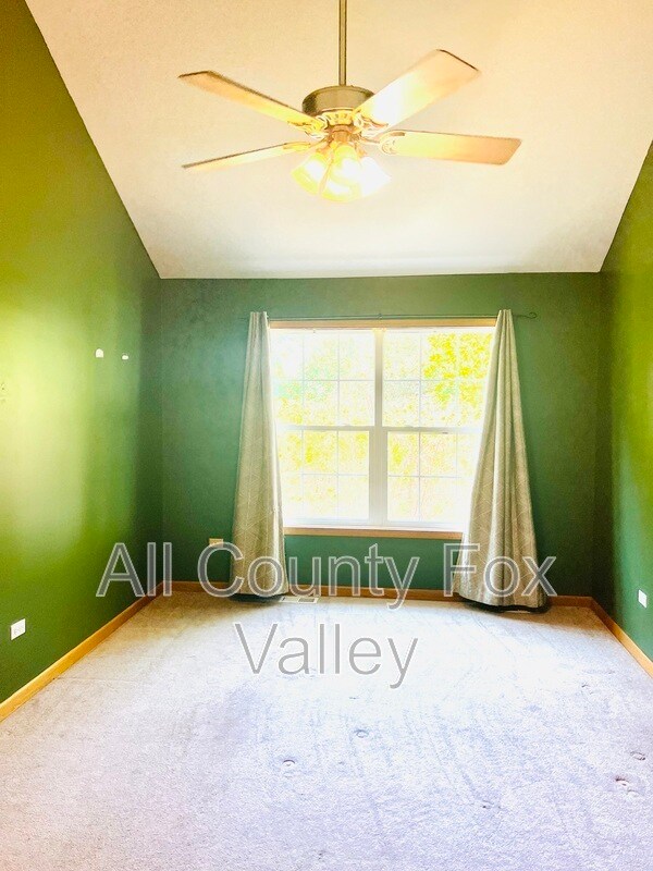 Building Photo - 16018 Fairfield Dr