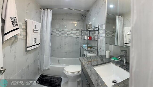 Building Photo - 7118 Bonita Dr