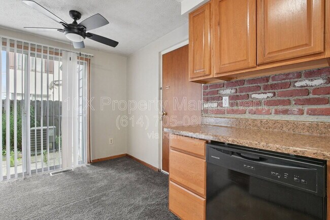 Building Photo - 2523 Burgandy Ln