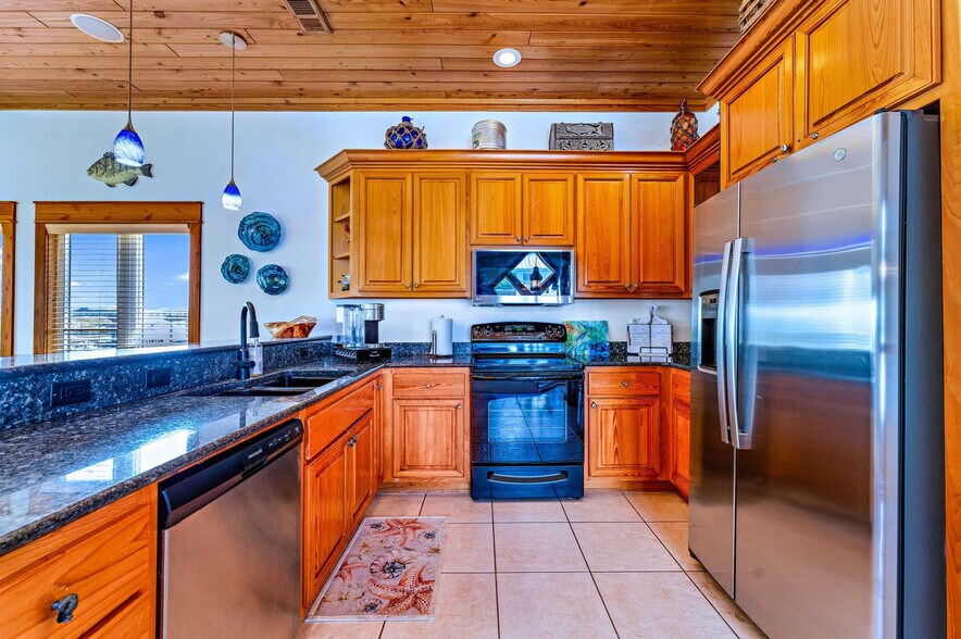 Building Photo - 105 Anglers Harbor Ln
