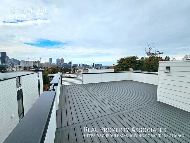 Building Photo - 922 16th Ave