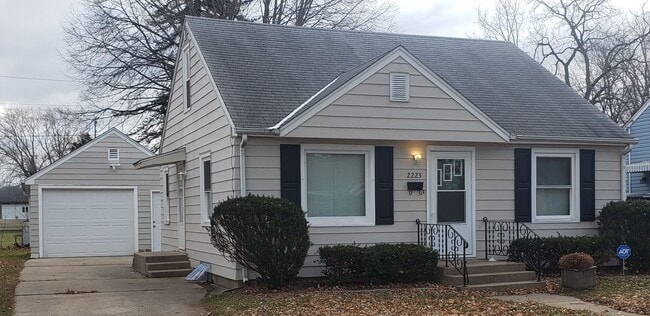 Primary Photo - 2223 Carney Ave