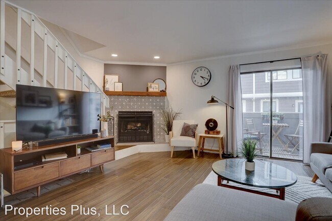 Building Photo - 2 br, 2.5 bath House - 6590 W 84th Circle ...