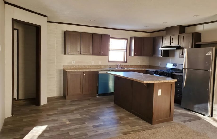 Primary Photo - 6619 N Hampshire Dr