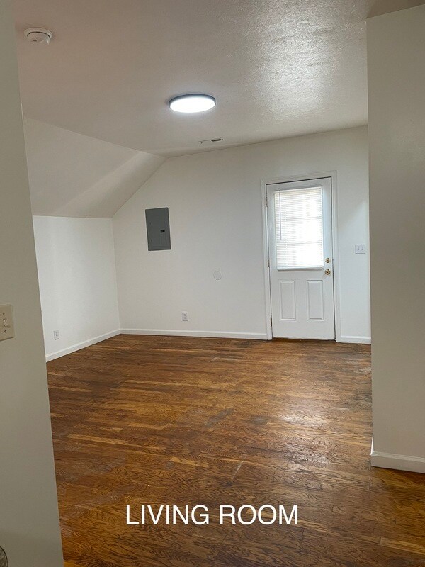 Building Photo - 505 1/2 Central Ave