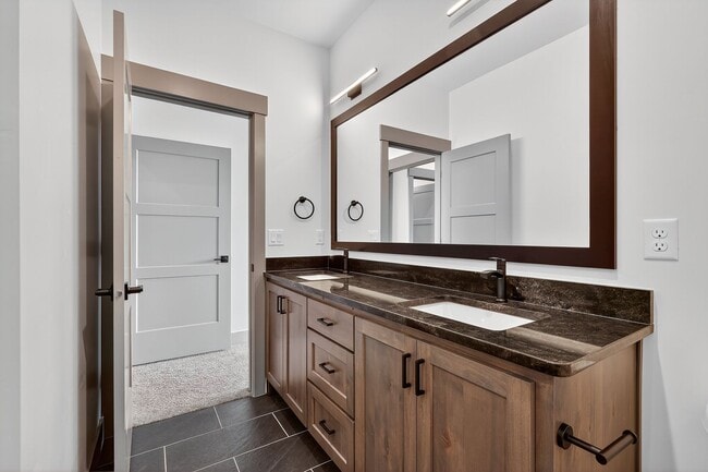 Building Photo - BRAND NEW TOWNHOME IN AMMON IDAHO 3 BED2.5...