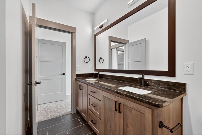 Building Photo - MUST SEE TOWNHOMES IN AMMON RIGHT OFF BEAC...