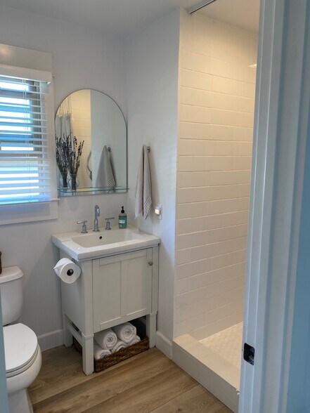 Building Photo - 226 W De La Guerra St