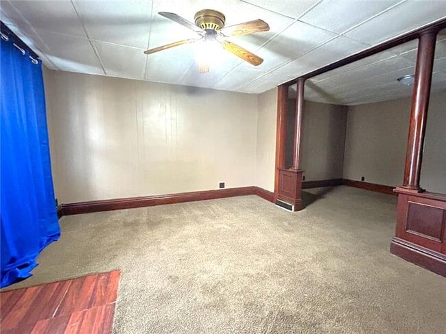 Building Photo - 214 W Warren St