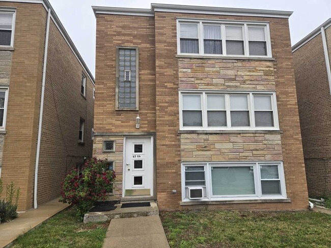 Primary Photo - 6306 W Belmont Ave