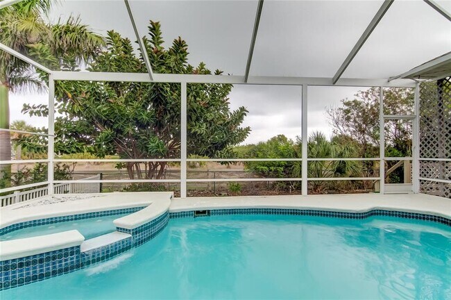 Building Photo - 1421 Beach Club Ln