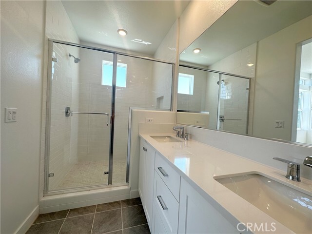 Building Photo - 322 Tank