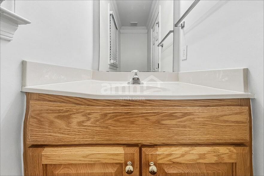 Building Photo - 4601 Heritage Woods Dr