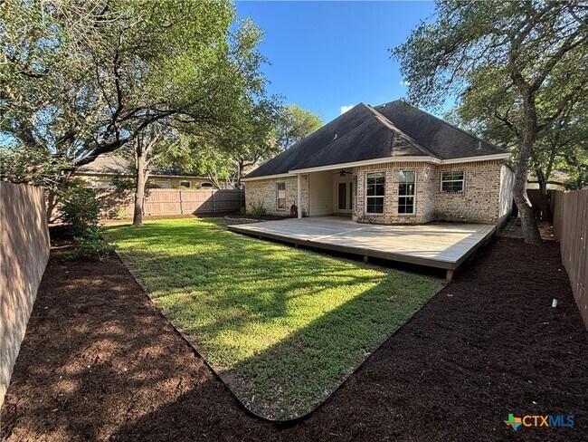 Building Photo - 2610 Fairwood Dr