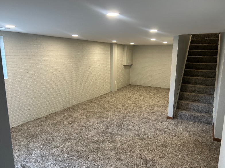 Building Photo - 1809 W 37th St