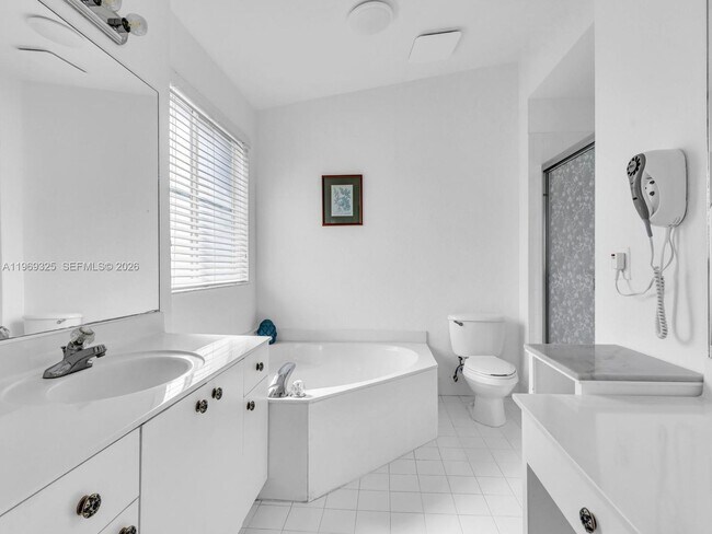 Building Photo - 11512 NW 48th Terrace