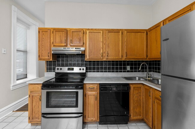 Building Photo - 1015 Ann Ave