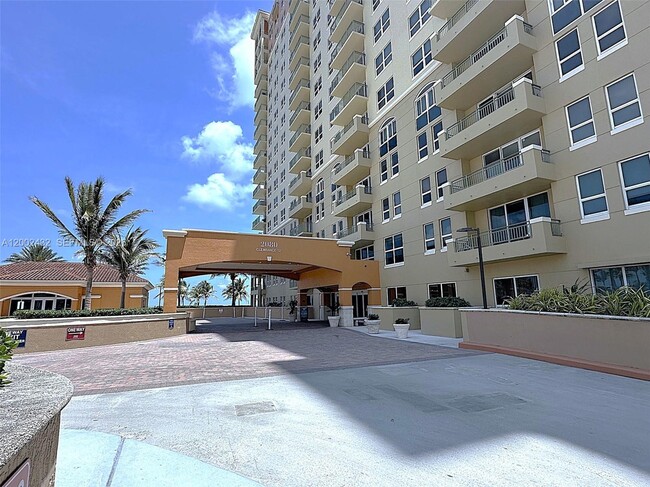 Building Photo - 2080 S Ocean Dr