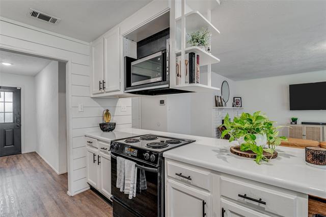 Building Photo - 6022 Highcrest Dr