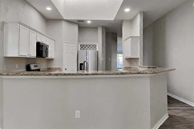 Building Photo - 20423 Drakewood Dr