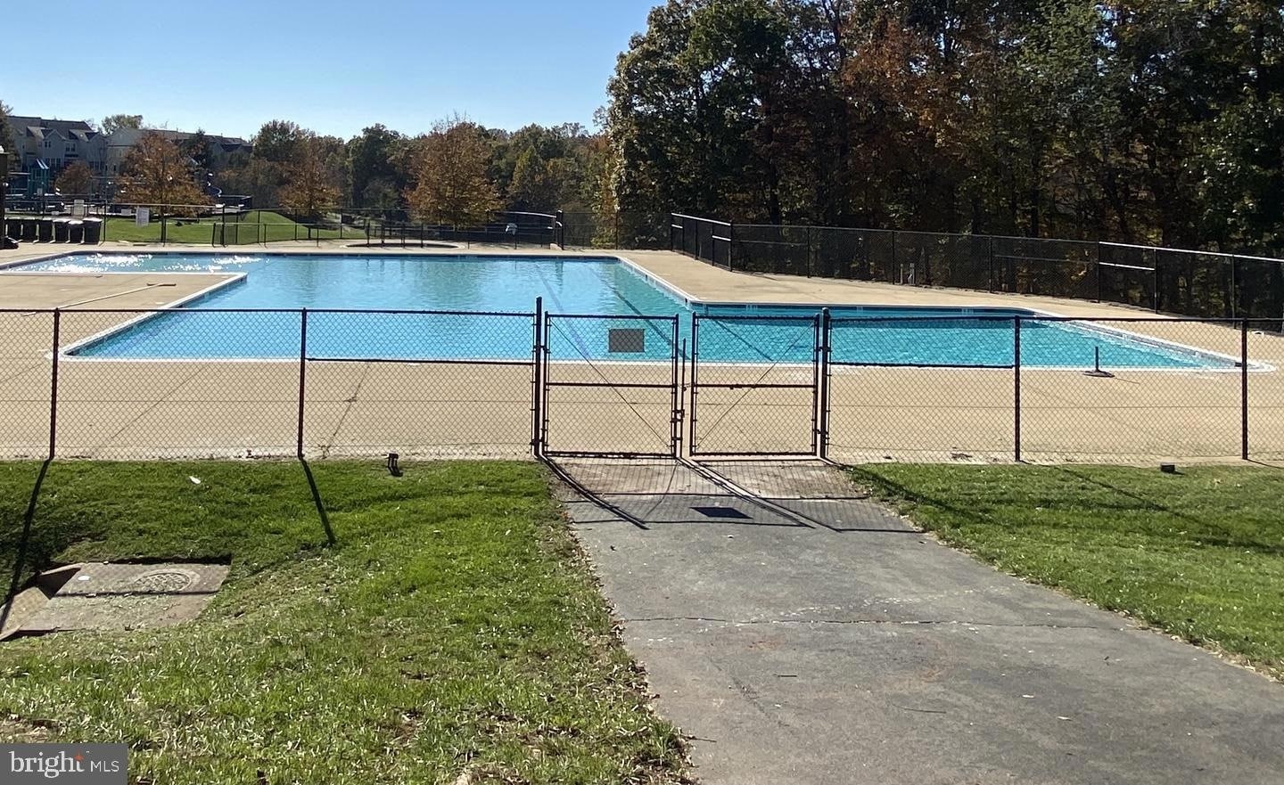 Building Photo - 47402 Darkhollow Falls Ter