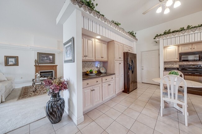 Building Photo - NEW LISTING-3 bedroom, 3 bathroom condo FO...