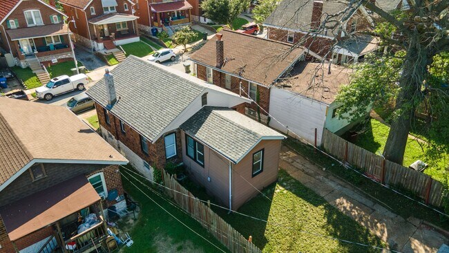 Building Photo - Dutchtown 2 bed 1 bath Single-Family for R...
