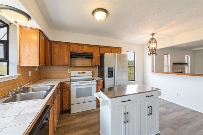 Building Photo - 6910 Rifle Bend