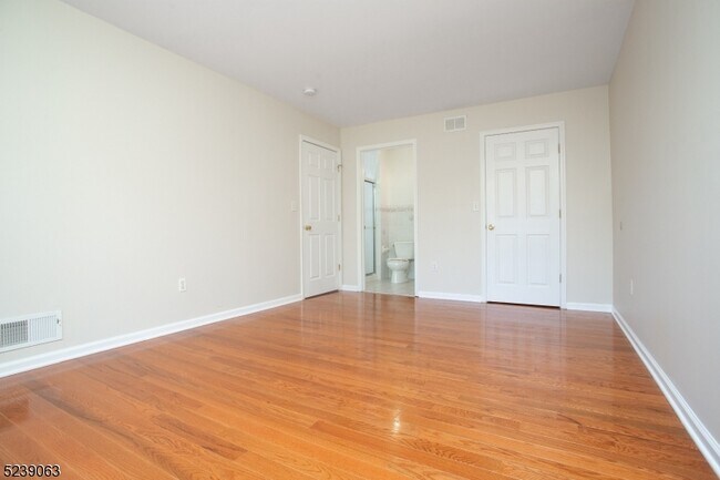 Building Photo - 572 Old Dover Rd