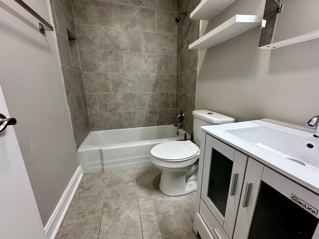 Building Photo - 3011 Amity Garden Ct