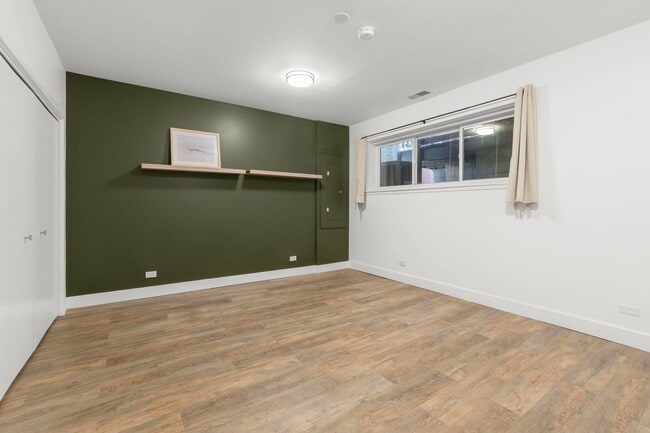 Building Photo - 1618 W Pierce Ave