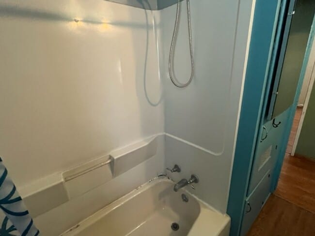 Building Photo - 3411 NE 22nd Ave