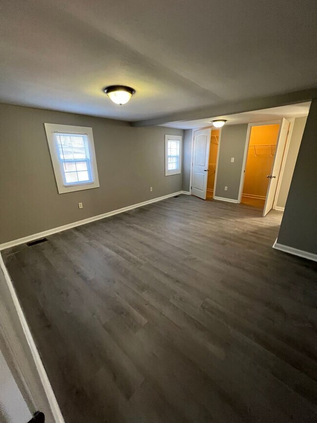 Building Photo - 2 bed/1 bath home