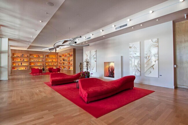 Building Photo - 1551 N Flagler Dr