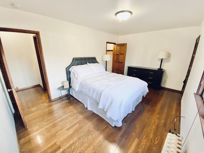 Interior Photo - Ten-O-Five Anhalt Apartments
