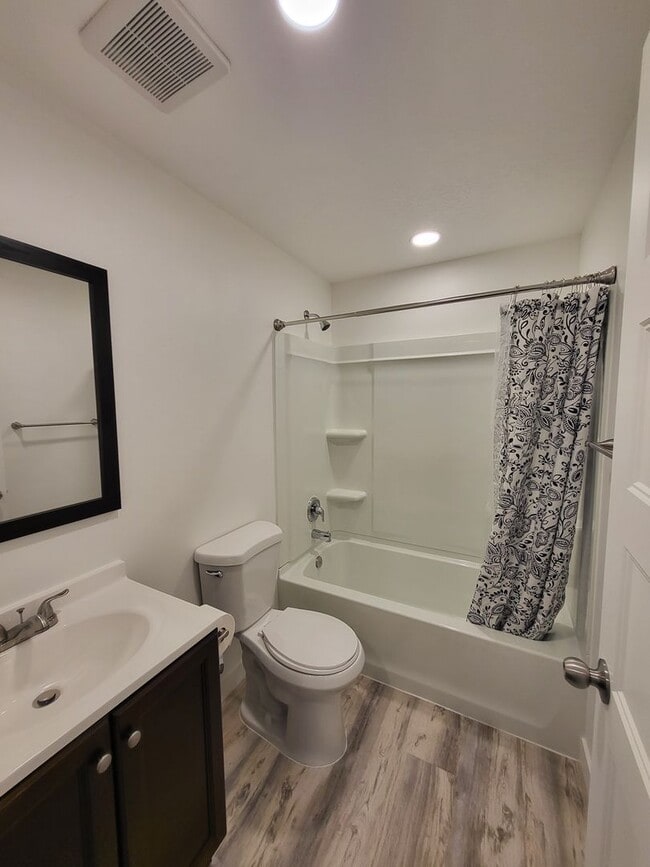 Building Photo - Single Family Home Eagle Mountain