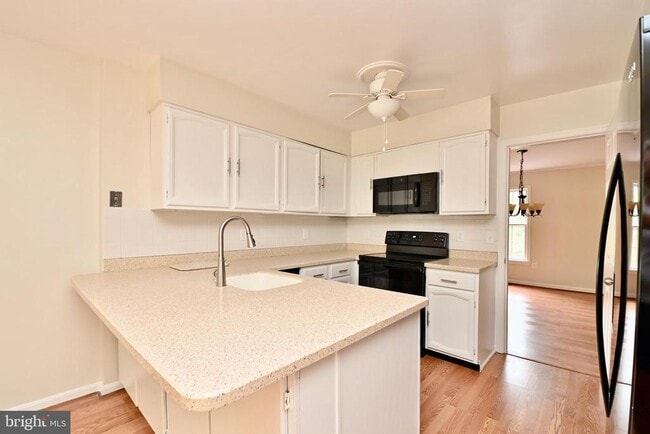 Building Photo - 8991 Omega Ct