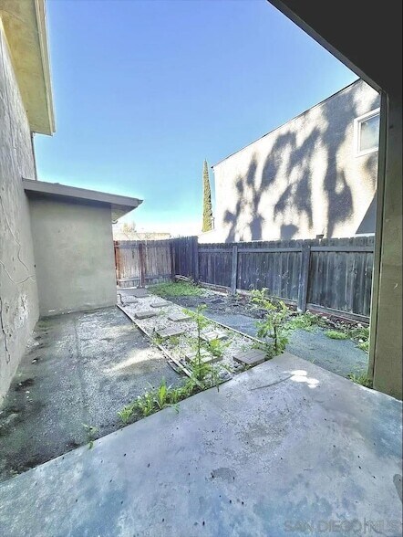 Building Photo - 1016 Leslie Rd