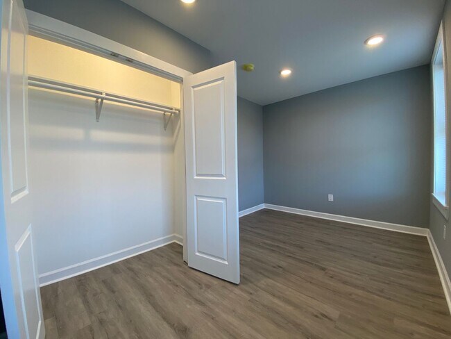 Building Photo - 5404 Delancey St