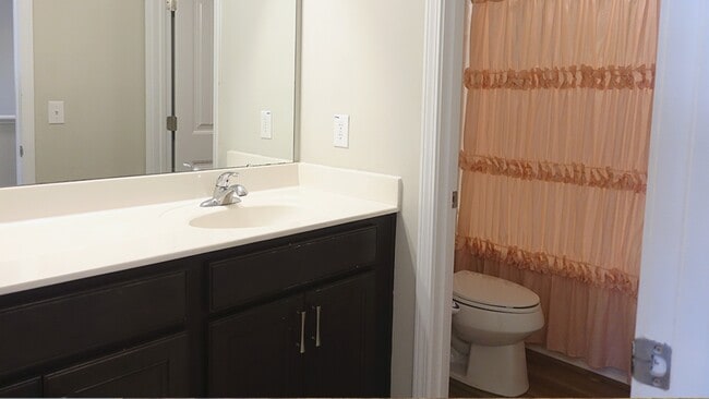 Building Photo - 1910 Pennypacker Ln