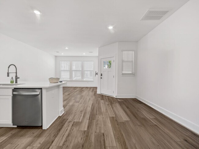 Building Photo - 476 Ml Pk Wy