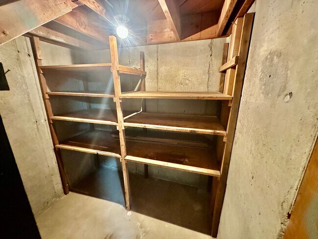 Building Photo - New on the Market!