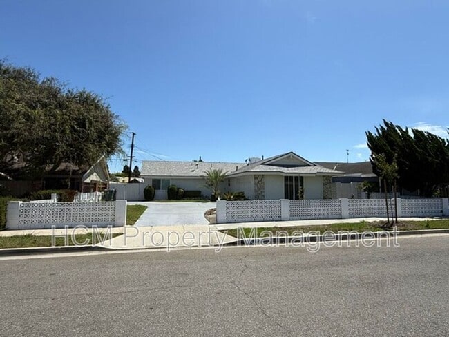 Building Photo - 16402 Birdie Ln